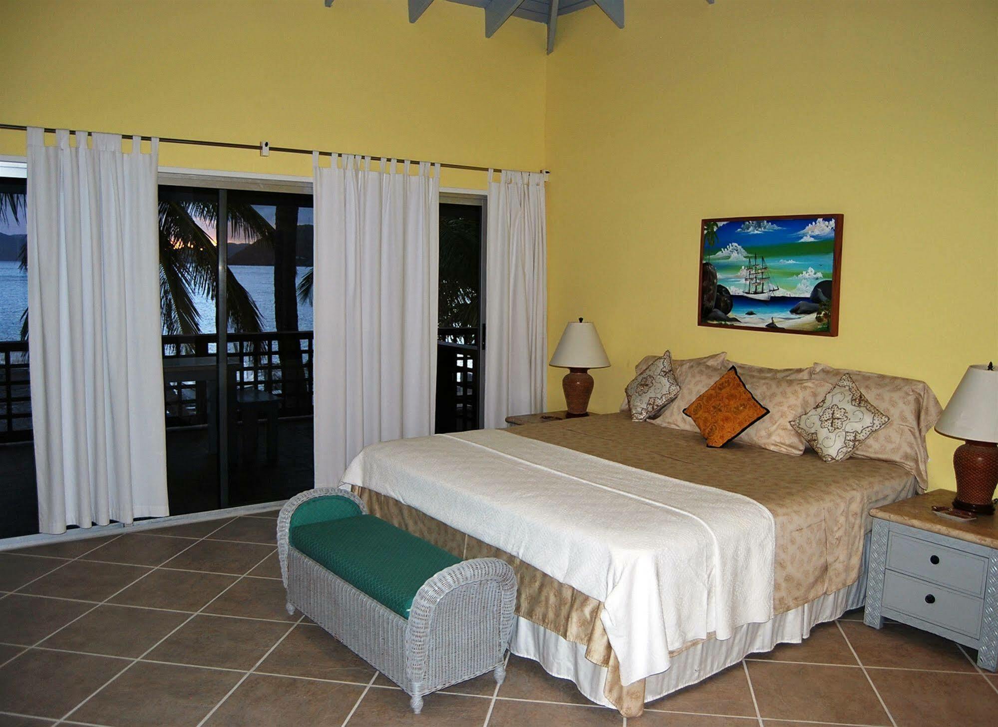 Fort Recovery Villa Suites Hotel Freshwater Pond Exteriör bild